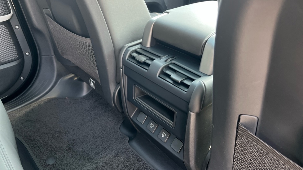 Used Land Rover Defender 2024 for sale - 76140462: Photo 18