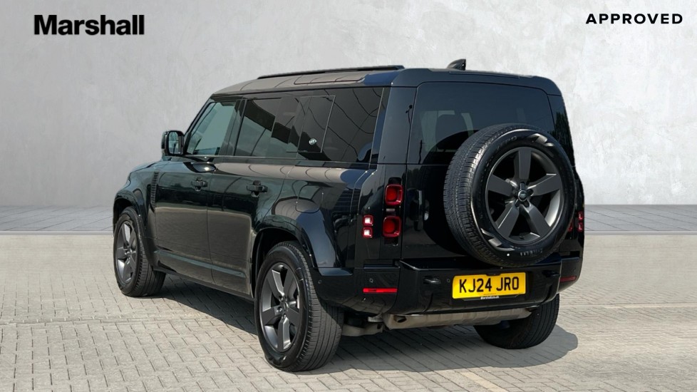 Used Land Rover Defender 2024 for sale - 76140462: Photo 2