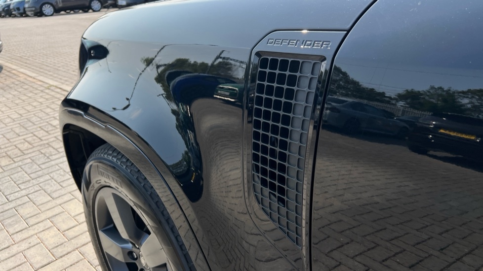 Used Land Rover Defender 2024 for sale - 76140462: Photo 20