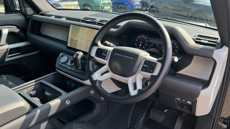 Used Land Rover Defender 2024 for sale - 76140462: Photo 28