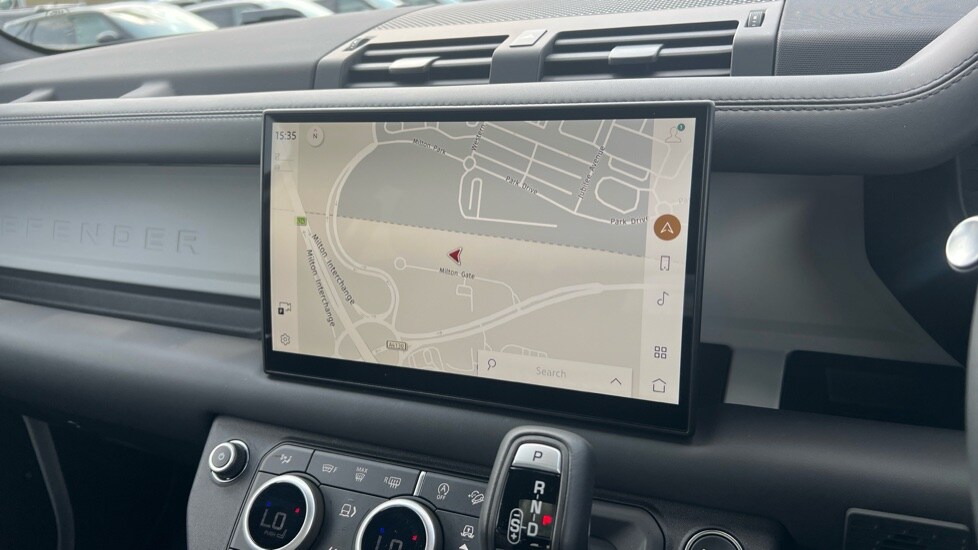 Used Land Rover Defender 2024 for sale - 76568042: Photo 11