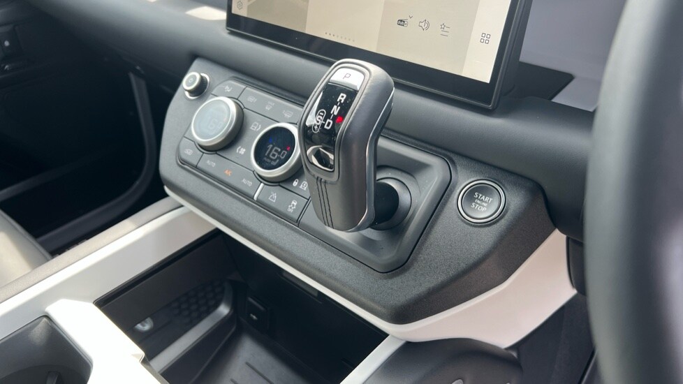 Used Land Rover Defender 2024 for sale - 76568042: Photo 13