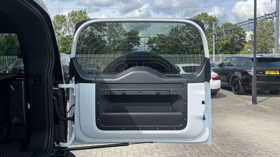 Used Land Rover Defender 2024 for sale - 76568042: Photo 24
