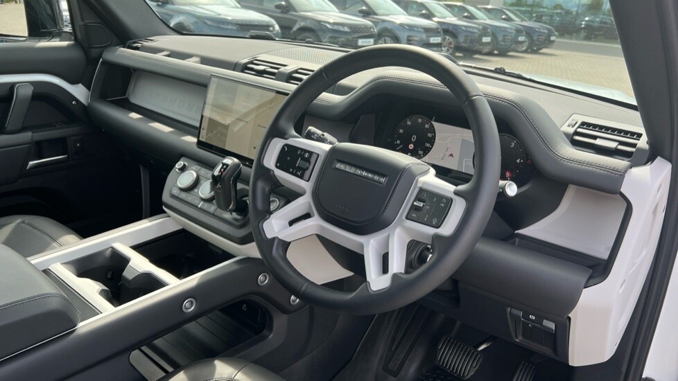 Used Land Rover Defender 2024 for sale - 76568042: Photo 28
