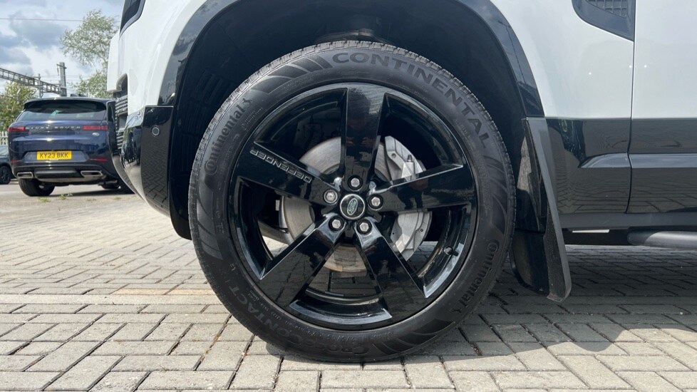 Used Land Rover Defender 2024 for sale - 76568042: Photo 31