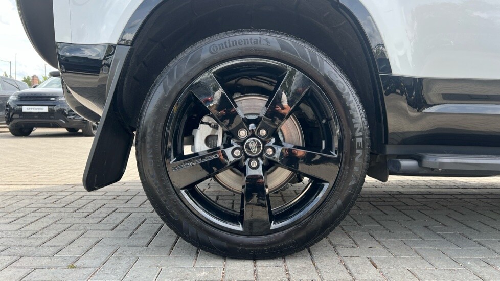 Used Land Rover Defender 2024 for sale - 76568042: Photo 32