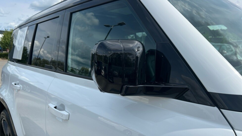 Used Land Rover Defender 2024 for sale - 76568042: Photo 34