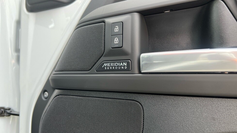 Used Land Rover Defender 2024 for sale - 76568042: Photo 47