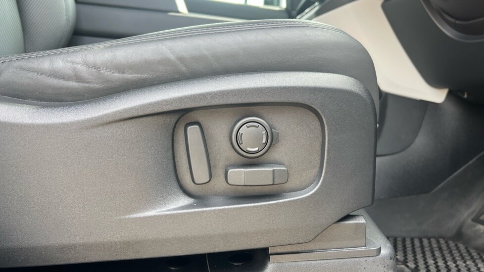 Used Land Rover Defender 2024 for sale - 76568042: Photo 48