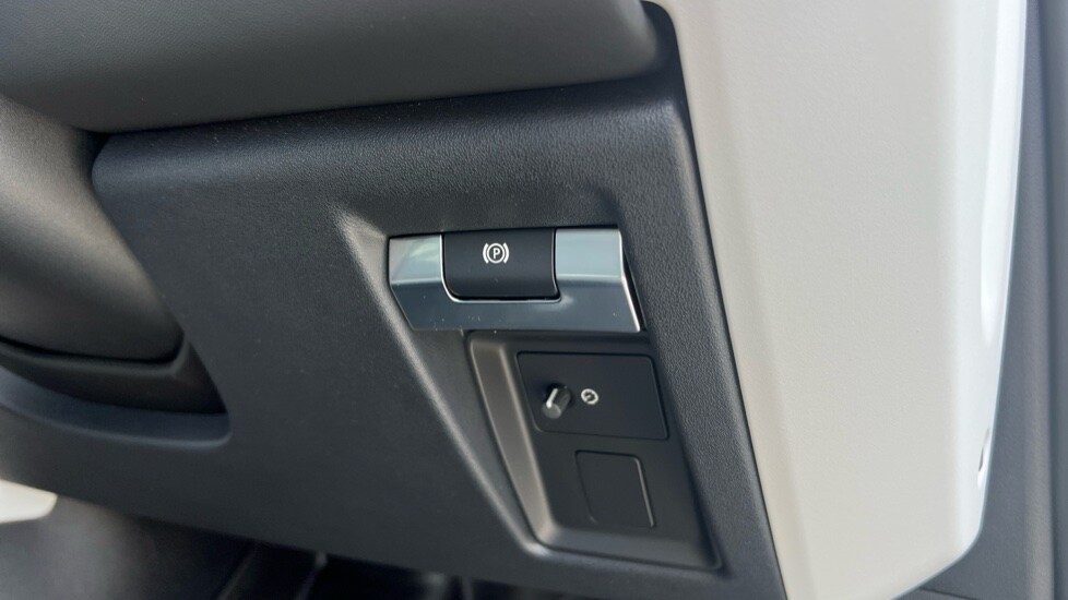 Used Land Rover Defender 2024 for sale - 76568042: Photo 49