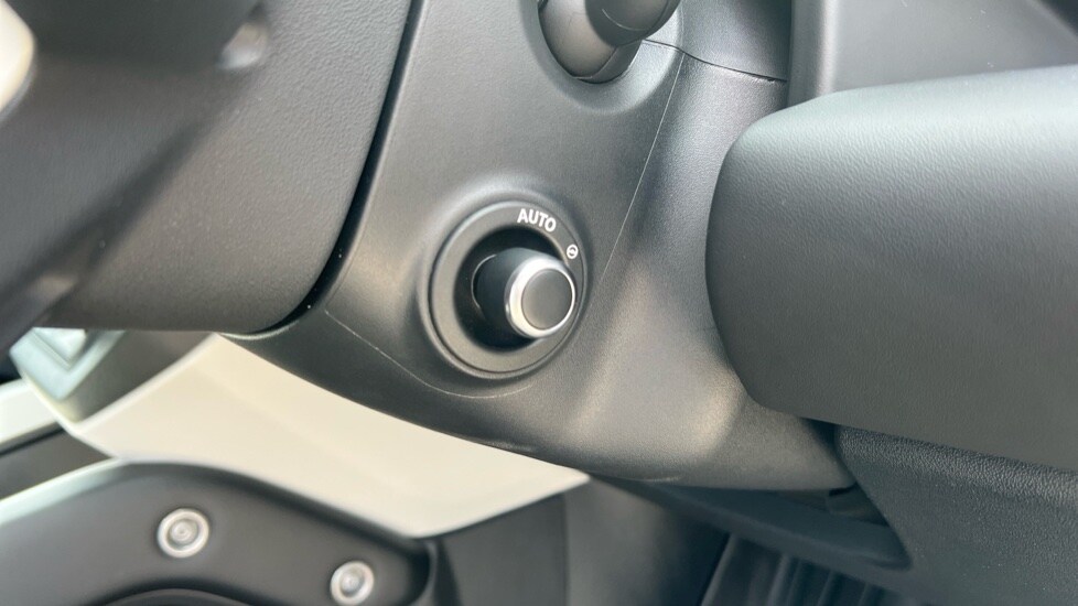 Used Land Rover Defender 2024 for sale - 76568042: Photo 50