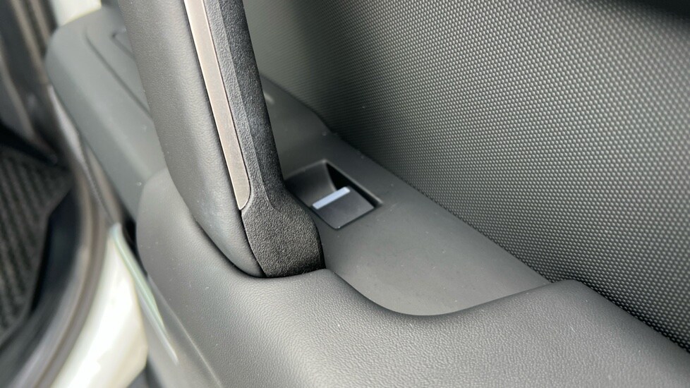 Used Land Rover Defender 2024 for sale - 76568042: Photo 54