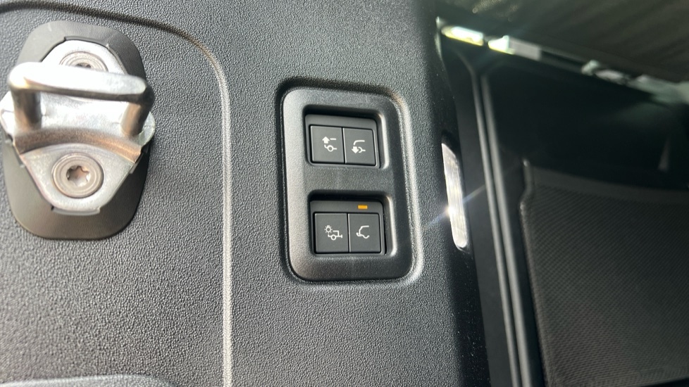 Used Land Rover Defender 2024 for sale - 76568042: Photo 59