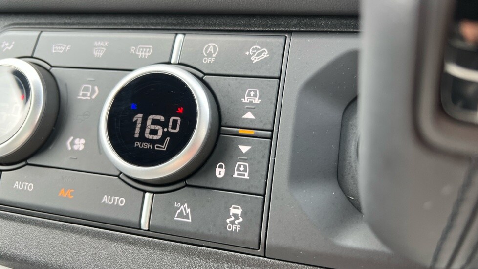 Used Land Rover Defender 2024 for sale - 76568042: Photo 73