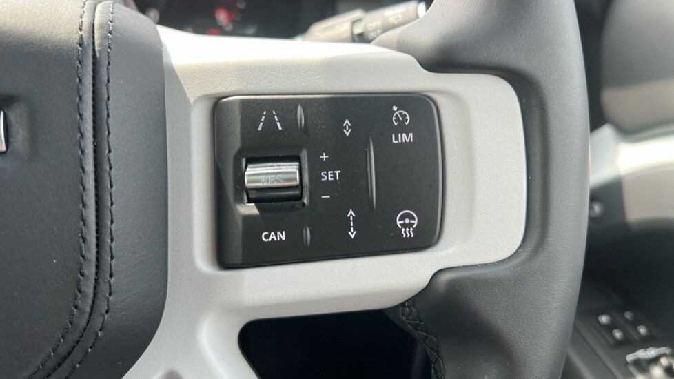 Used Land Rover Defender 2024 for sale - 76568042: Photo 77