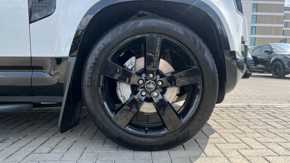 Used Land Rover Defender 2024 for sale - 76568042: Photo 8