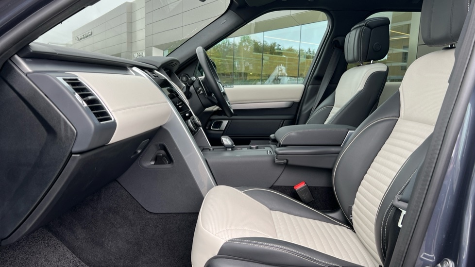 Used Land Rover Discovery 2024 for sale - 76086619: Photo 4