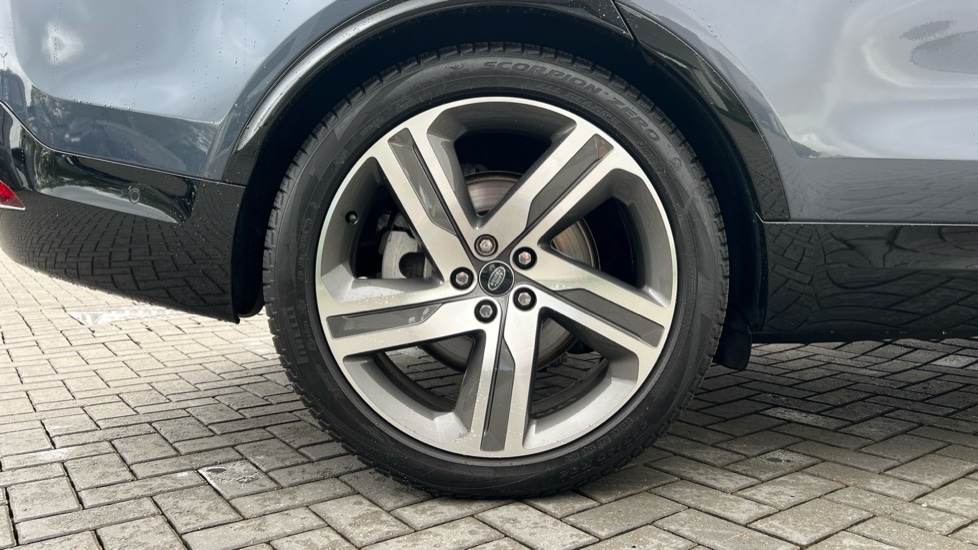 Used Land Rover Discovery 2024 for sale - 76086619: Photo 47