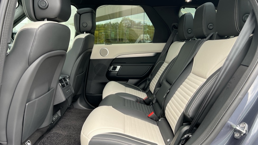 Used Land Rover Discovery 2024 for sale - 76086619: Photo 5