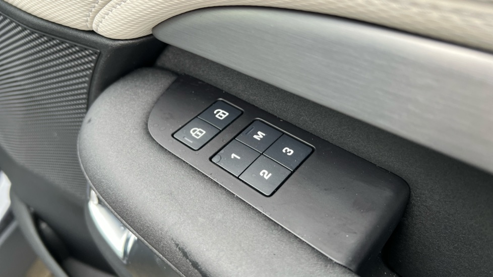Used Land Rover Discovery 2024 for sale - 76086619: Photo 78