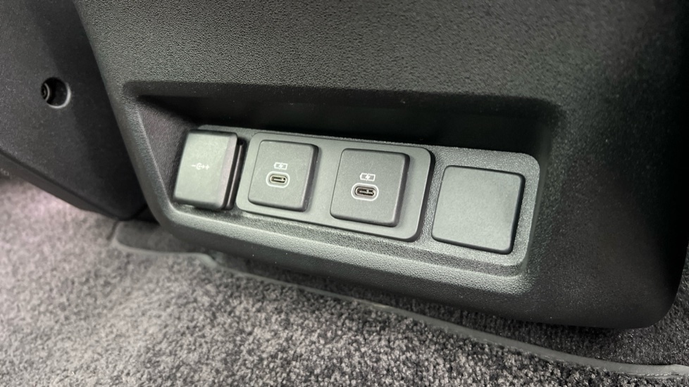Used Land Rover Discovery 2024 for sale - 76086619: Photo 85