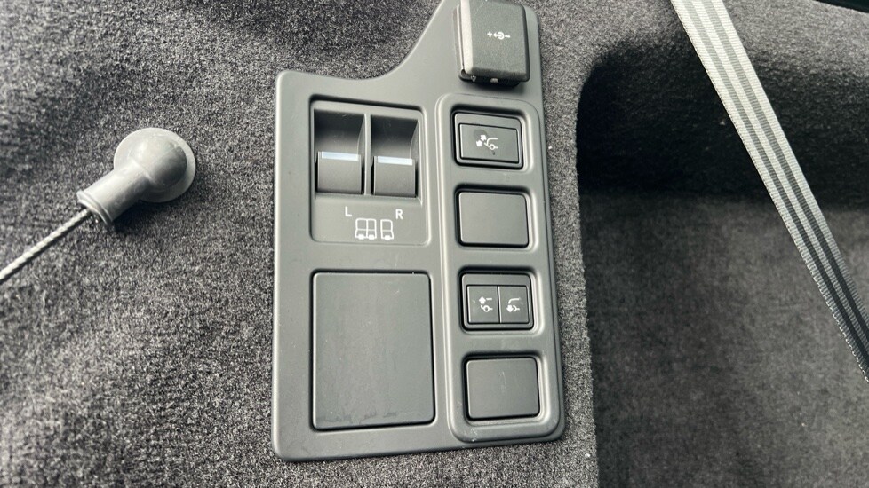 Used Land Rover Discovery 2024 for sale - 76086619: Photo 87