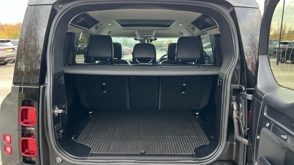 Used Land Rover Defender 2022 for sale - 76540137: Photo 10