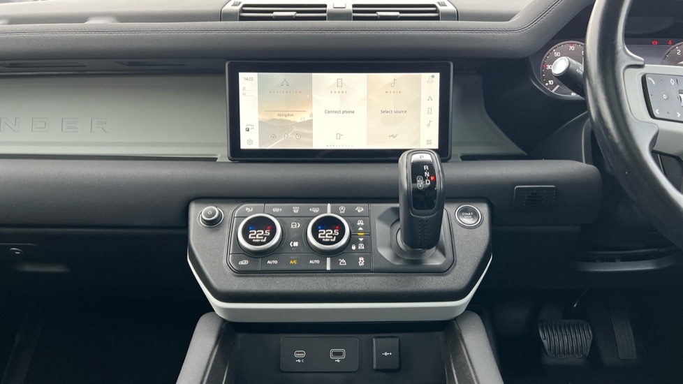 Used Land Rover Defender 2022 for sale - 76540137: Photo 14