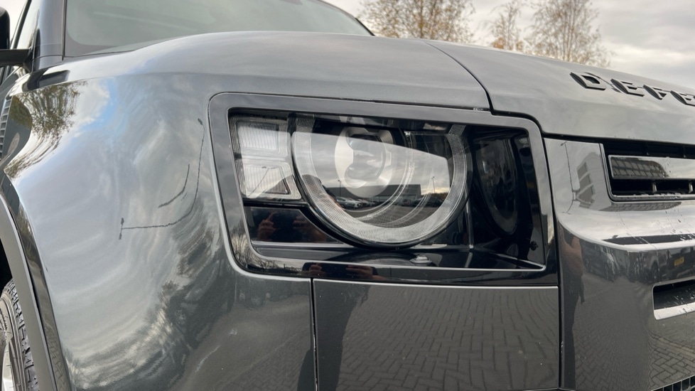 Used Land Rover Defender 2022 for sale - 76540137: Photo 17