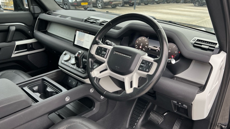 Used Land Rover Defender 2022 for sale - 76540137: Photo 28