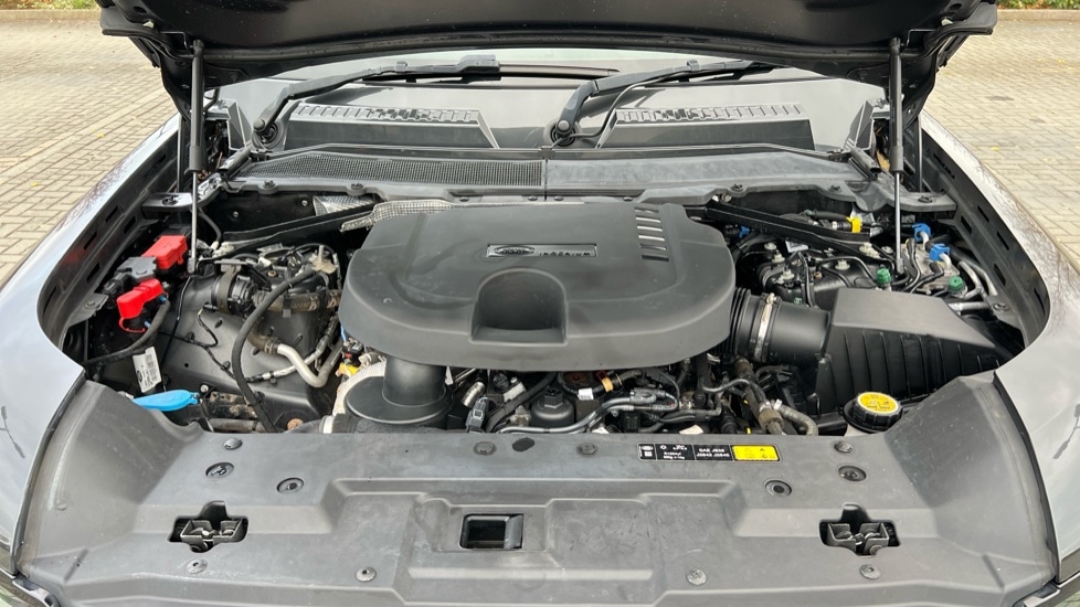 Used Land Rover Defender 2022 for sale - 76540137: Photo 30