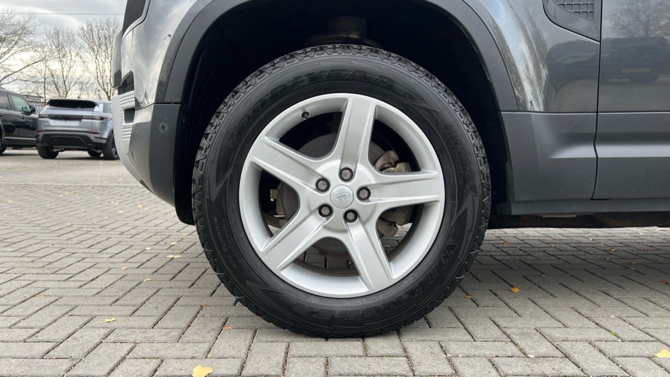 Used Land Rover Defender 2022 for sale - 76540137: Photo 31