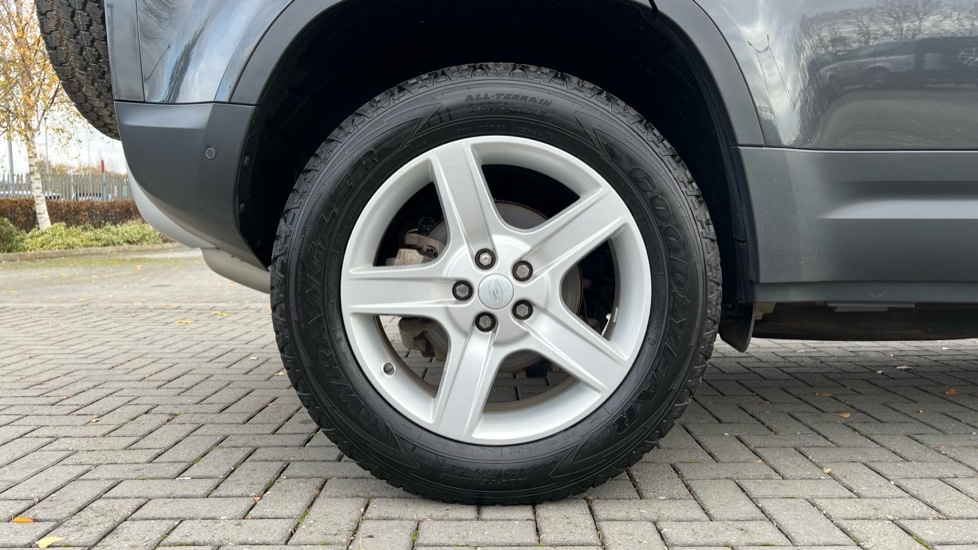 Used Land Rover Defender 2022 for sale - 76540137: Photo 32