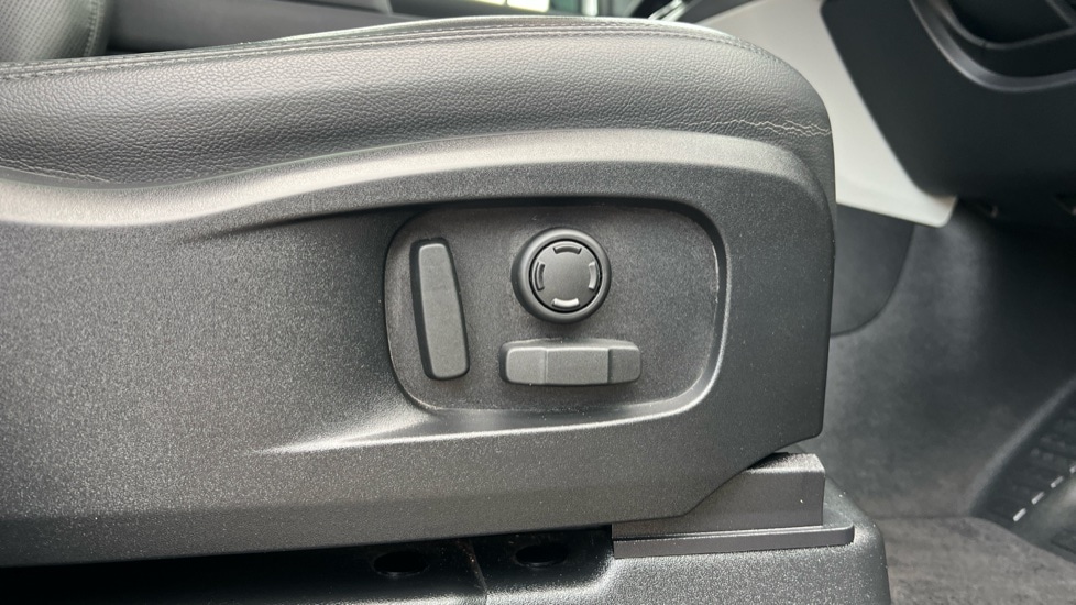 Used Land Rover Defender 2022 for sale - 76540137: Photo 47