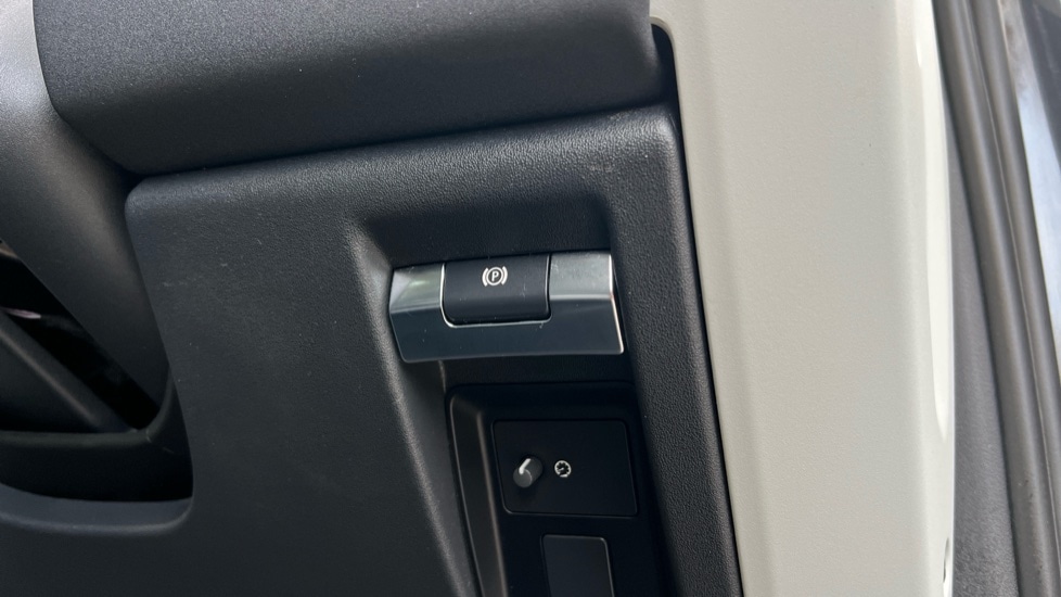 Used Land Rover Defender 2022 for sale - 76540137: Photo 48