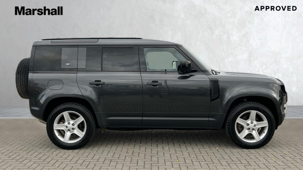 Used Land Rover Defender 2022 for sale - 76540137: Photo 5