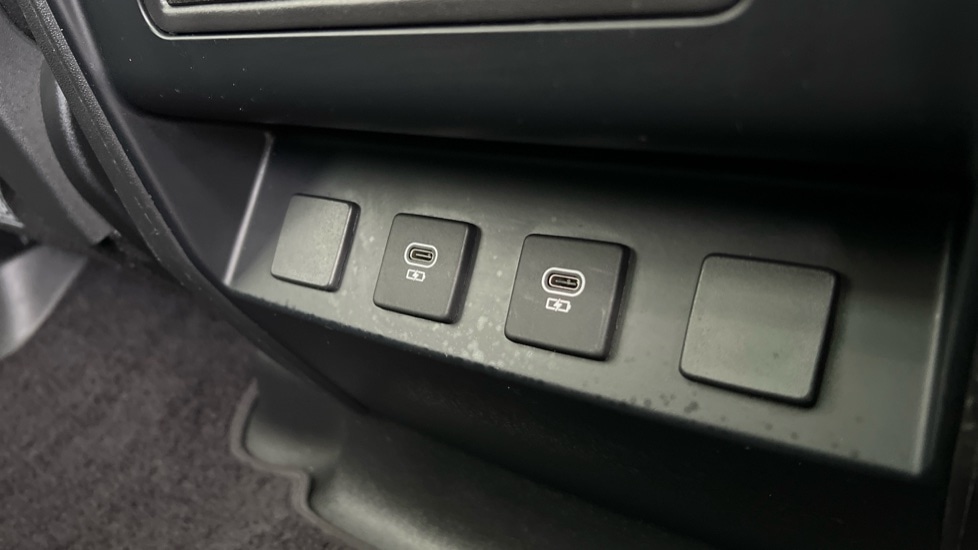 Used Land Rover Defender 2022 for sale - 76540137: Photo 52