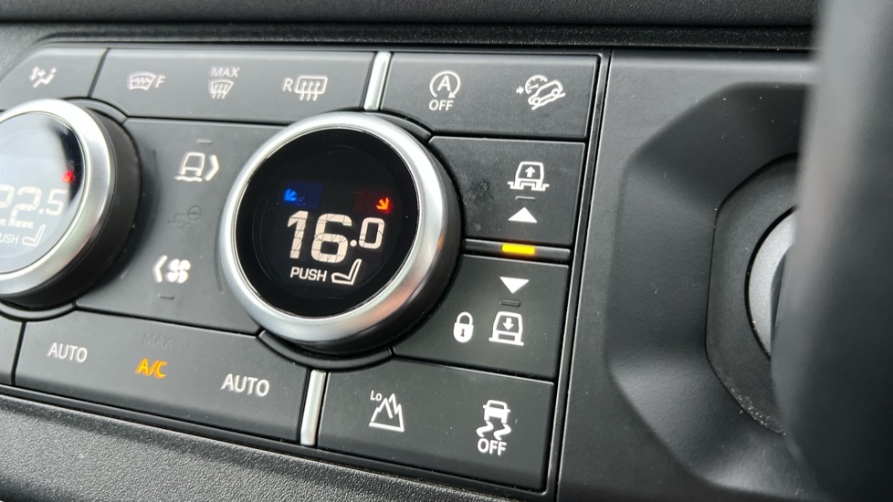 Used Land Rover Defender 2022 for sale - 76540137: Photo 67