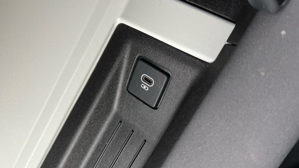 Used Land Rover Defender 2022 for sale - 76540137: Photo 74