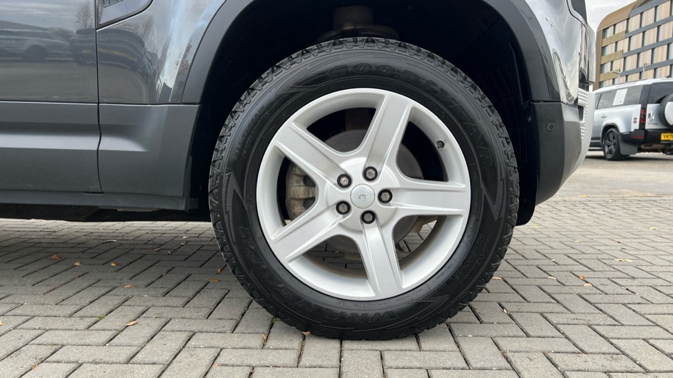 Used Land Rover Defender 2022 for sale - 76540137: Photo 8