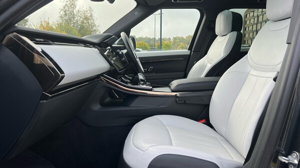 Used Land Rover Range Rover Sport 2023 for sale - 76140026: Photo 3