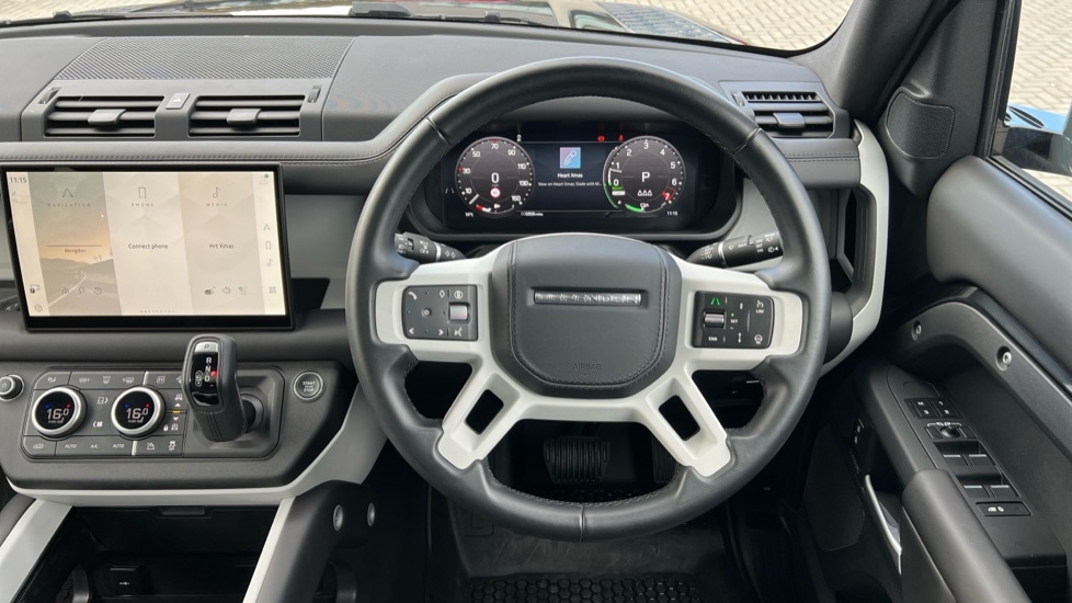 Used Land Rover Defender 2025 for sale - 76691580: Photo 15