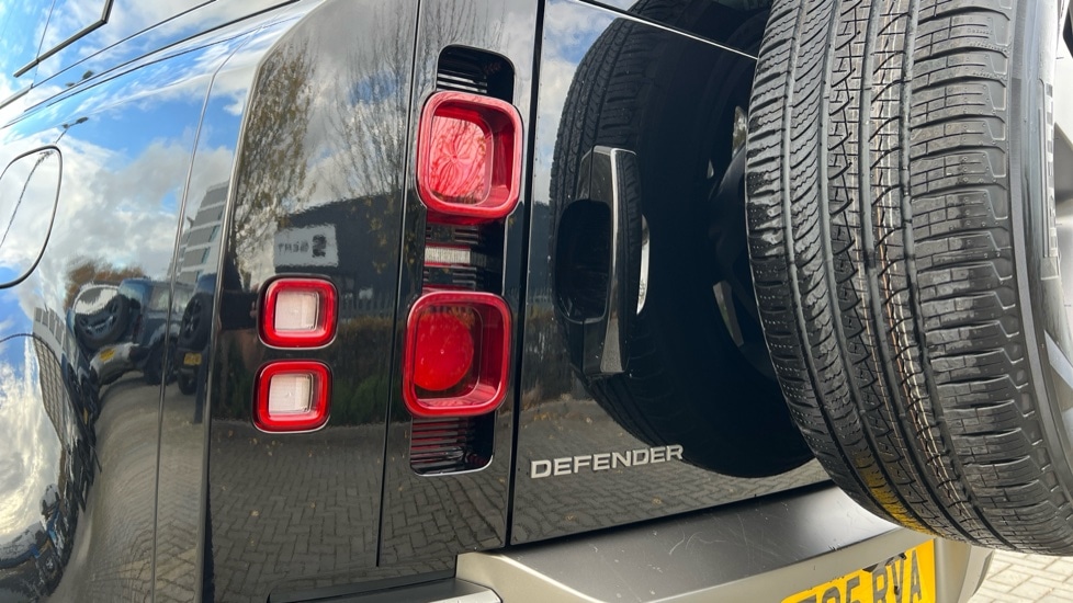 Used Land Rover Defender 2025 for sale - 76691580: Photo 19