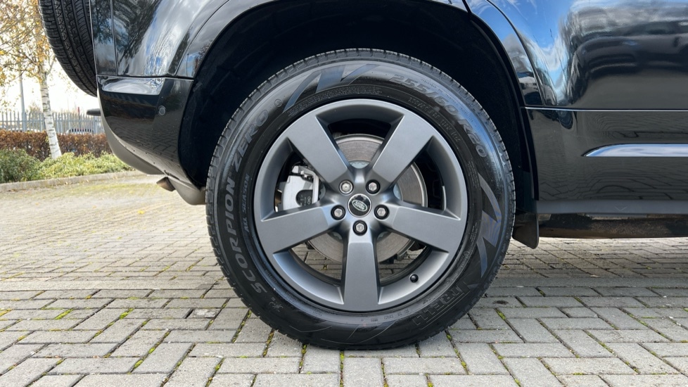 Used Land Rover Defender 2025 for sale - 76691580: Photo 32