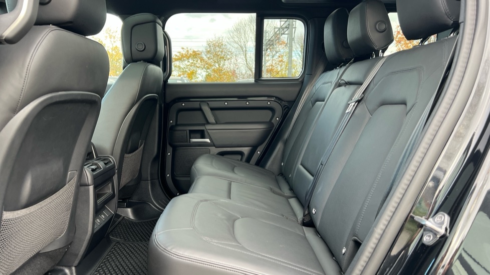 Used Land Rover Defender 2025 for sale - 76691580: Photo 4