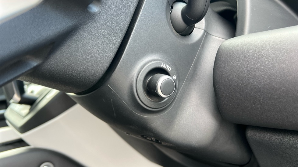 Used Land Rover Defender 2025 for sale - 76691580: Photo 48