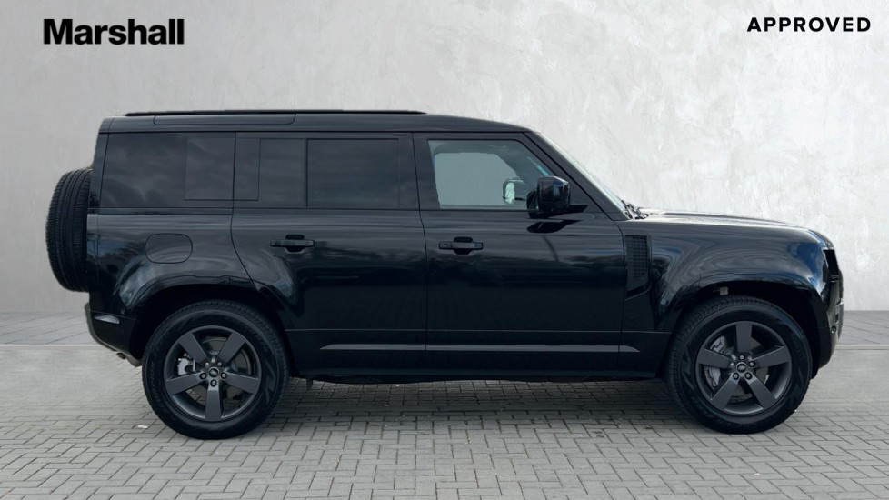 Used Land Rover Defender 2025 for sale - 76691580: Photo 5