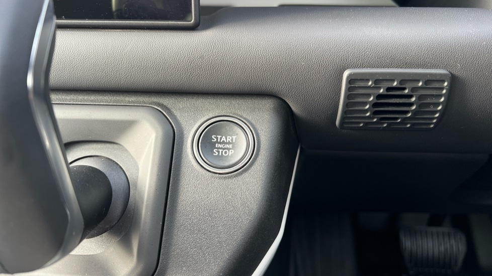 Used Land Rover Defender 2025 for sale - 76691580: Photo 71