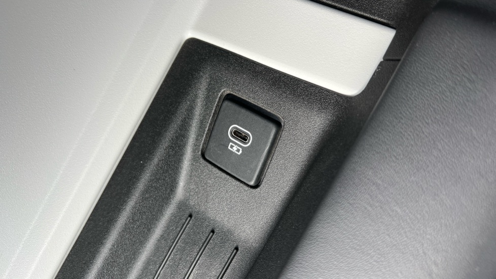 Used Land Rover Defender 2025 for sale - 76691580: Photo 73