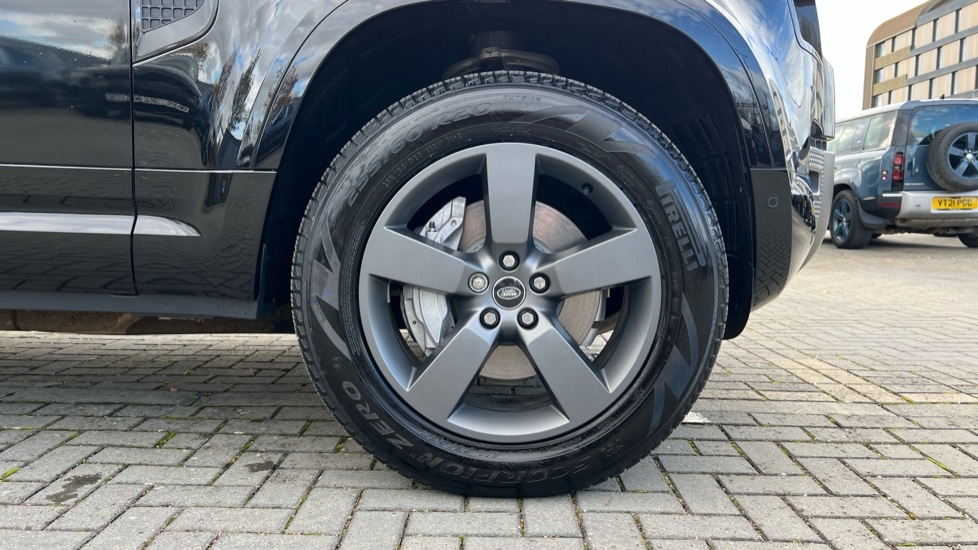 Used Land Rover Defender 2025 for sale - 76691580: Photo 8